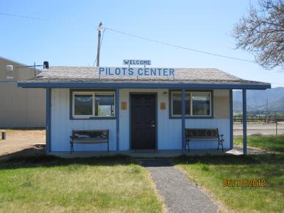 Pilots Lounge at Scott Valley Airport